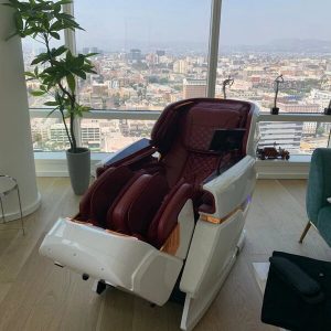 Dr_-Fuji-Massage-Chair-Rolls-Royce-Classic-Luxury-Model-Cyber-Relax-2_600x